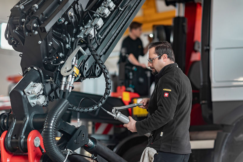 Por que fazer manutenção de guindastes articulados é tão importante